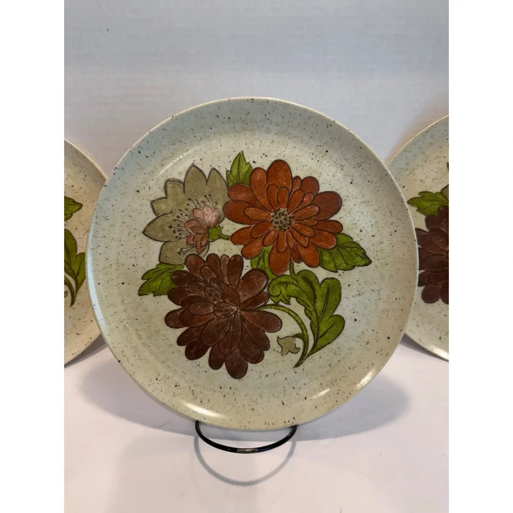 Vintage Melamine Laguna Melmac Plates #303 Floral with speckles Set Of 3. 9.5